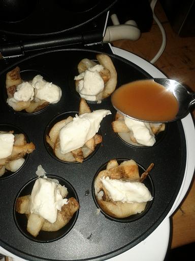 On dépose un peu de sauce