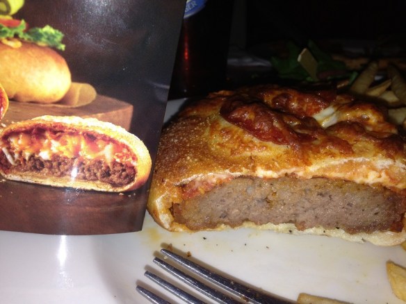 C'est à ce moment là que ma blonde m'a dit de faire attention car le cartron touchait mon manger. (Et c'est à ce moment là que je lui ai dit qu'on nourrissait pas les cochons à l'eau claire!)