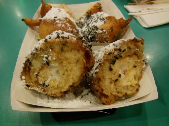 DEEP FRIED TWINKIE