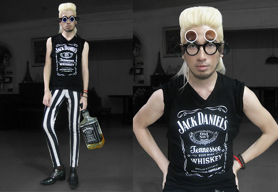 HEILLE!!! Y'A PAS JUSTE LES DOUCHEBAGS QUI AIMENT ÇA LE JACK DANIELS!!!!