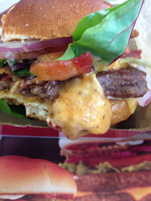 Une mayo avec un kick ben ben l'fun dans yeule! 