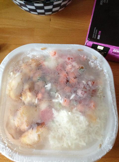 Tu sors le plat de la boîte!