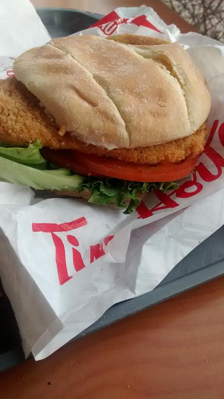 Du bon manger - Sandwich au poulet croustillant tim hortons