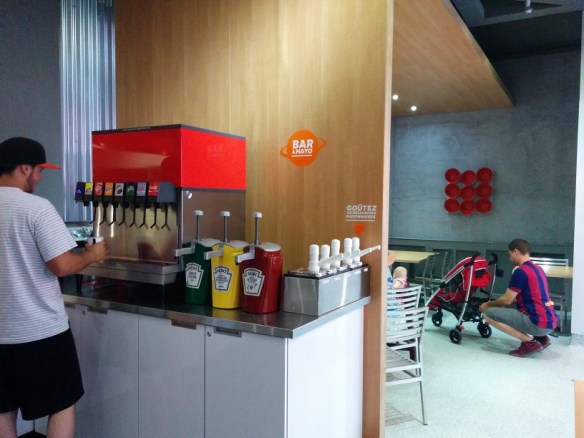 UN BAR À MAYO??? TASSES-TOÉ PACINI! 