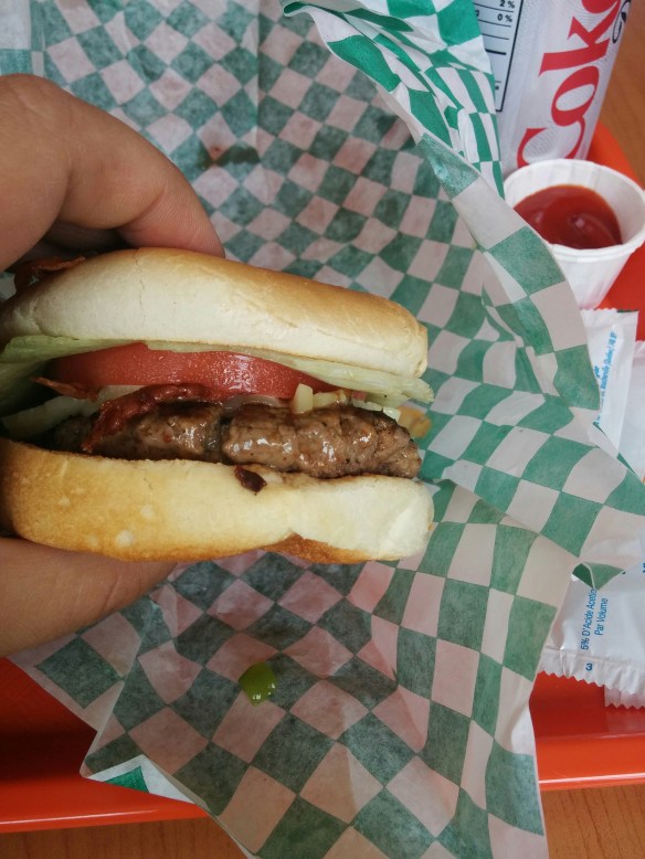 C4l!$$3... J'ai encore oublié que j'haïs ça des tomates dans un burger! (Sauf dans un Whopper!)