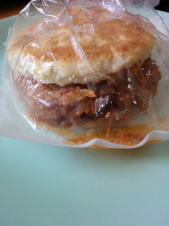 Du Bon Manger - Jimmy Dean Pulled Pork Biscuit Sandwich 3