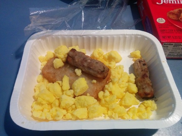 Un mix d'oeufs pourris, de sucré et de sueur... Comme si Humpty Dumpty venait de faire du cross-fit avec le Bonhomme Pillsbury et qu'ils partageaint le même vestiaire... 